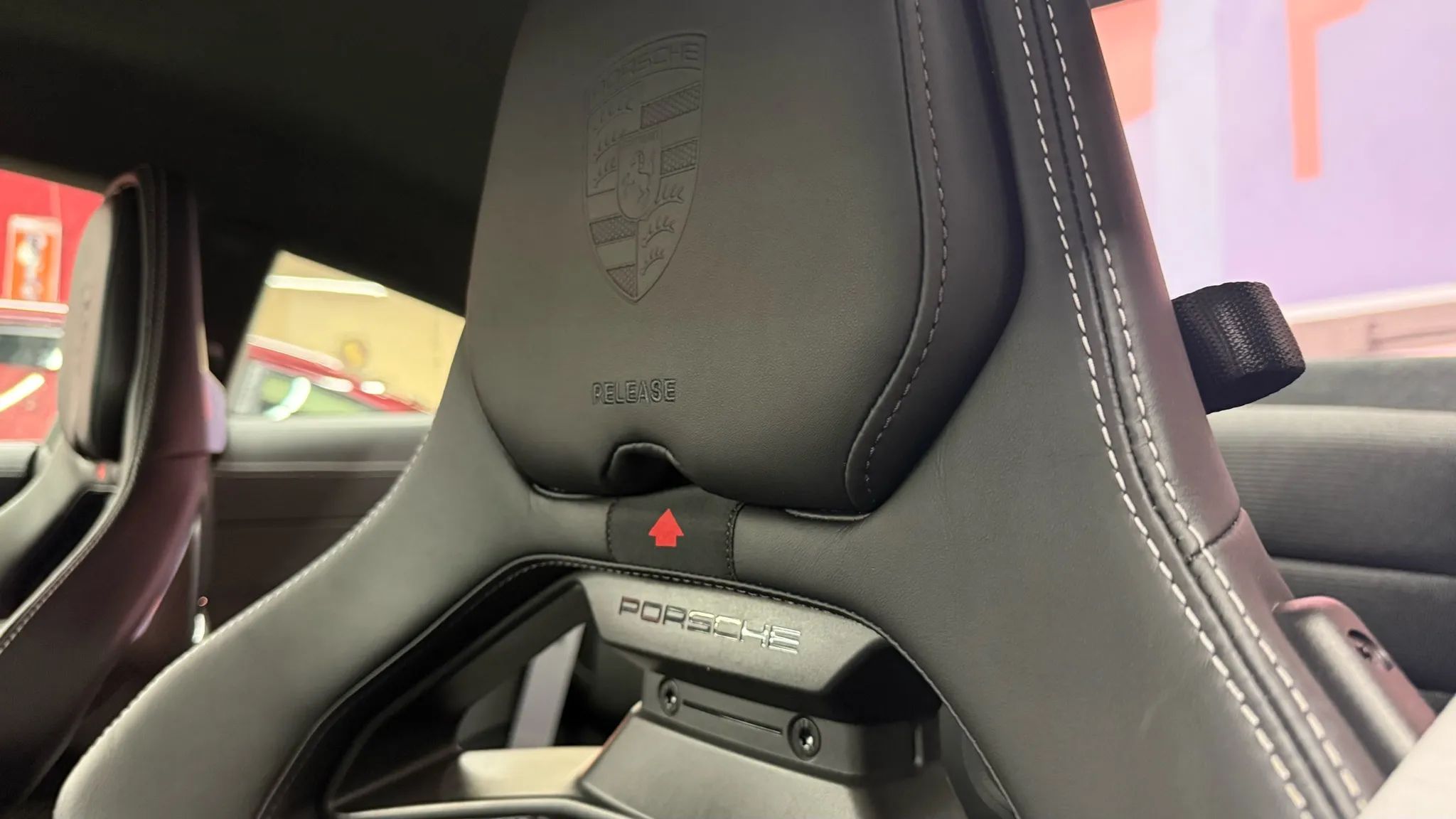 2025 Porsche 911 GT3 - Photo 12