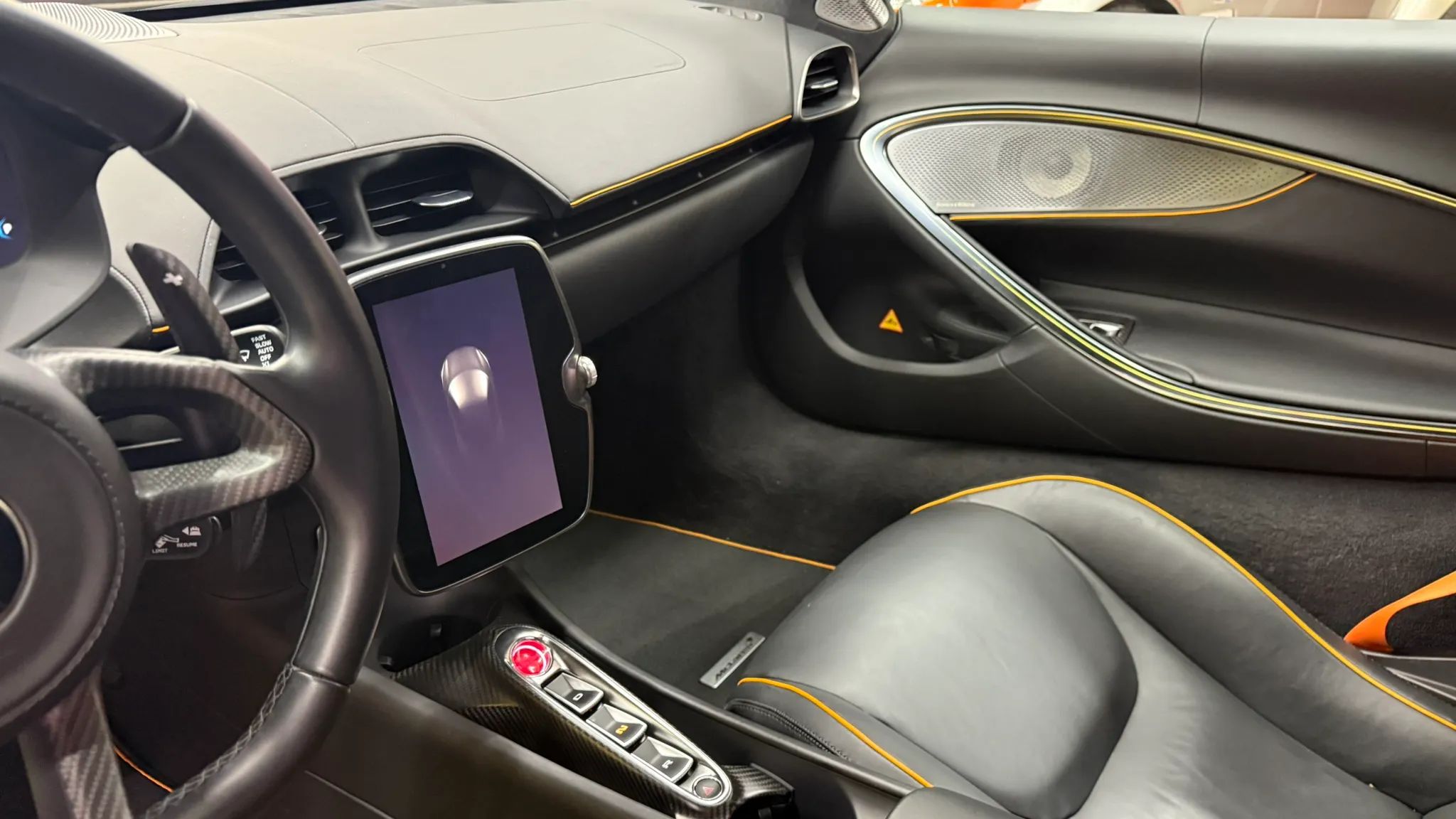 2023 McLaren Artura - Photo 13