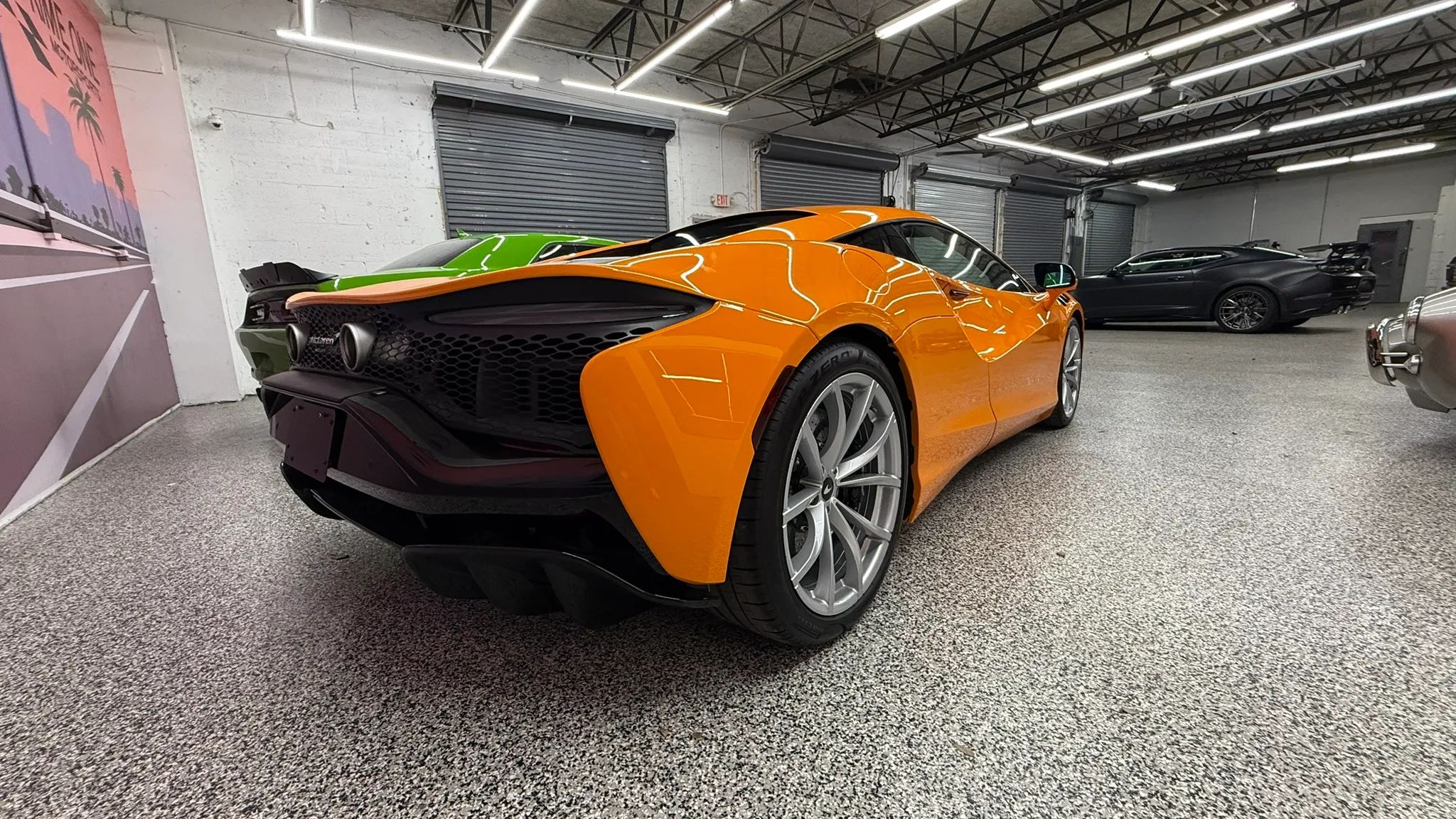 2023 McLaren Artura - Photo 9