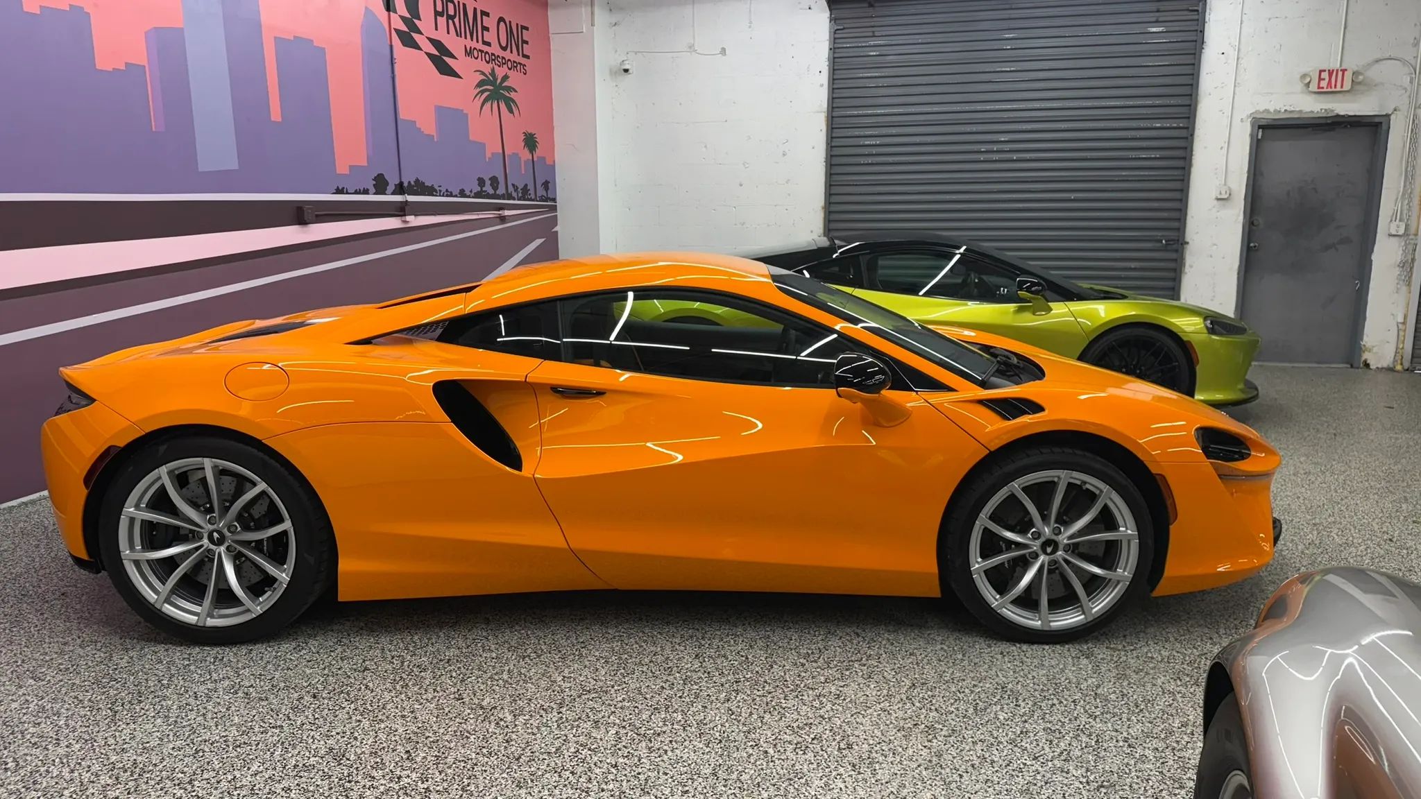 2023 McLaren Artura - Photo 8